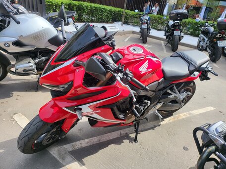 2020 Honda CBR 650R, красный, 900000 рублей, вид 3