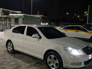2011 Skoda Octavia II (A5) Рестайлинг, белый, 800000 рублей, вид 5