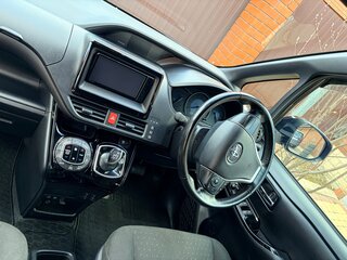 2019 Toyota Voxy III (R80) Рестайлинг, чёрный, 2350000 рублей, вид 5