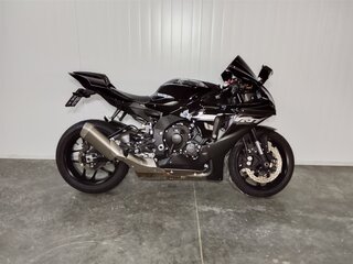 2024 Yamaha YZF-R1, чёрный, 2049000 рублей, вид 4