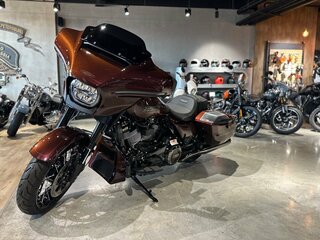 2024 Harley-Davidson CVO Street Glide, пурпурный, 5550000 рублей, вид 3