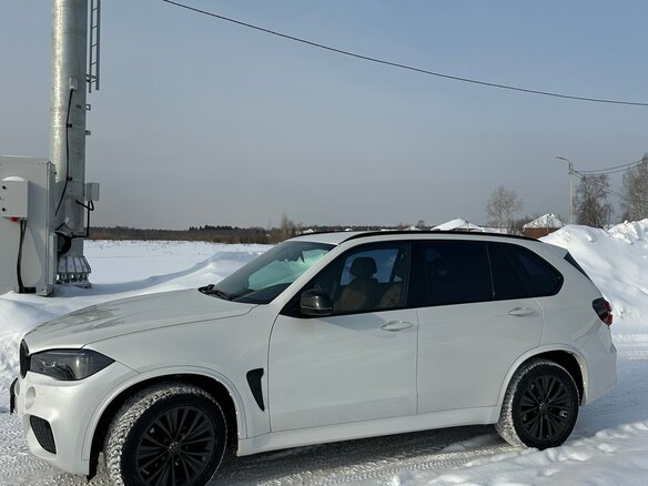 2015 BMW X5 35i III (F15), белый, 4350000 рублей - вид 3