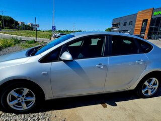 2012 Opel Astra J Рестайлинг, серебристый, 550000 рублей, вид 5