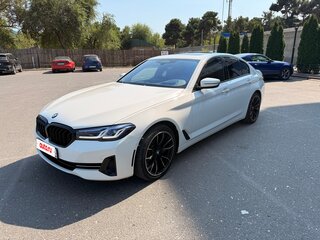 2020 BMW 5 серии 540i VII (G30/G31/G38) Рестайлинг, белый, 4700000 рублей, вид 1