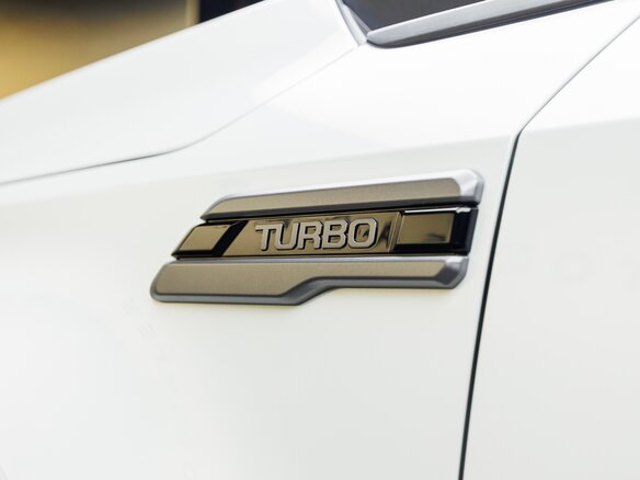 2025 Toyota Land Cruiser Prado 250 Series, белый, 10200000 рублей - вид 9