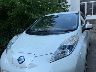 2012 Nissan Leaf (EM61) I (ZE0/AZE0), белый, 950000 рублей, вид 4