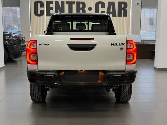 2025 Toyota Hilux VIII Рестайлинг 2, белый, 7290000 рублей - вид 3
