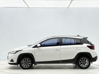 2022 Toyota Yaris L X XP150 Рестайлинг, белый, 1090000 рублей, вид 3