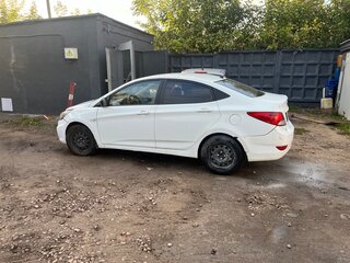 2013 Hyundai Solaris I, белый, 270000 рублей, вид 4