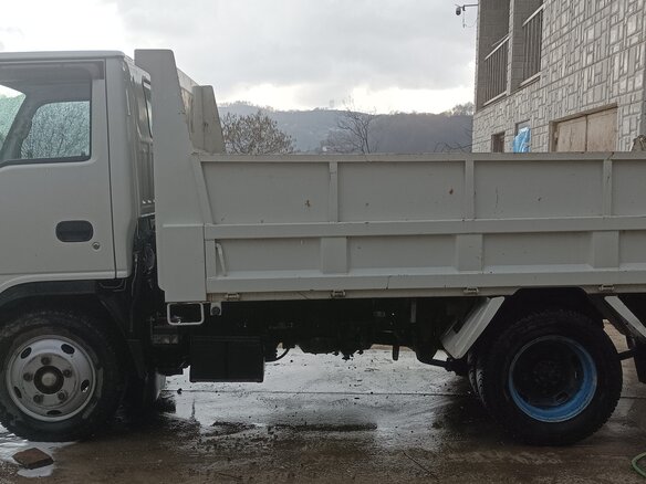 2015 Isuzu Elf (N-series), белый, 2600000 рублей - вид 3