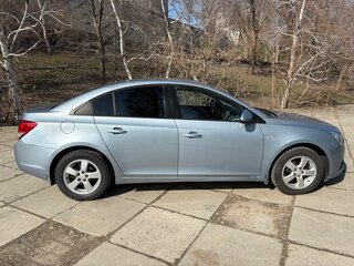 2012 Chevrolet Cruze I, серебристый, 690000 рублей, вид 4