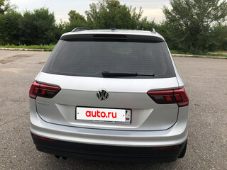 2019 Volkswagen Tiguan II, серебристый, 2000000 рублей, вид 2