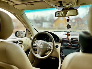 2004 Mercedes-Benz C-Класс 240 II (W203) Рестайлинг, чёрный, 700000 рублей, вид 5