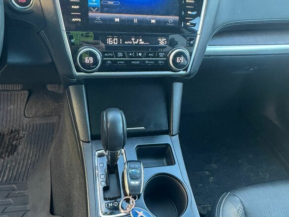 2019 Subaru Outback V Рестайлинг, серый, 1880000 рублей - вид 13