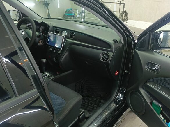 2006 Mitsubishi Outlander I, чёрный, 920000 рублей - вид 10