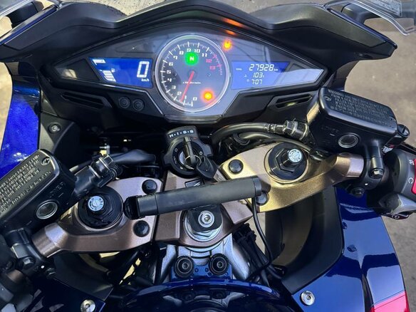 2020 Honda VFR 800, белый, 1000000 рублей - вид 13