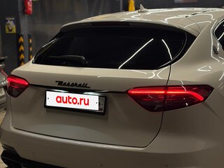 2021 Maserati Levante S I Рестайлинг, белый, 7000000 рублей, вид 3