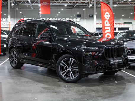 2023 BMW X7 40i I (G07) Рестайлинг, чёрный, 12990000 рублей, вид 5