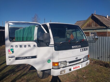 1996 Nissan Atlas, белый, 1350000 рублей, вид 2