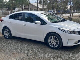 2017 Kia Cerato III Рестайлинг (Classic), белый, 1470000 рублей, вид 2