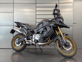 Voge 900DSX