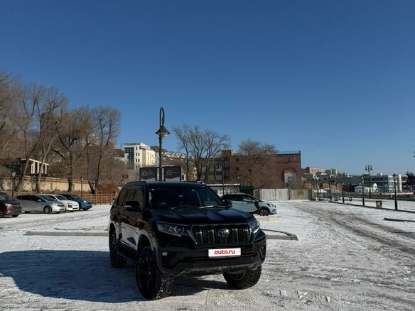 2021 Toyota Land Cruiser Prado 150 Series Рестайлинг 3, чёрный, 5700000 рублей - вид 5