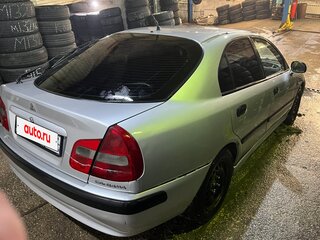 2002 Mitsubishi Carisma I Рестайлинг, серебристый, 350000 рублей, вид 3