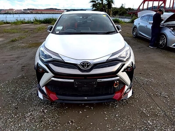 2019 Toyota C-HR I Рестайлинг, белый, 2450000 рублей - вид 27