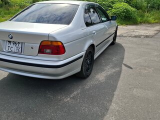 2003 BMW 5 серии 525i IV (E39) Рестайлинг, серебристый, 940000 рублей, вид 4