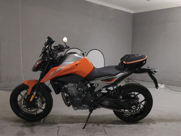 2020 KTM 790 Duke, оранжевый