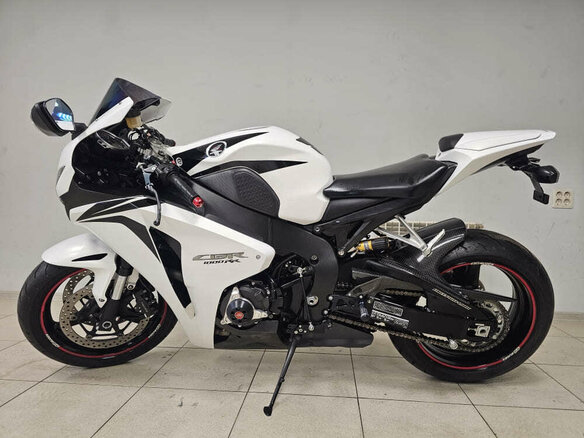 2008 Honda CBR 1000 RR/RA Fireblade, белый, 899000 рублей - вид 3