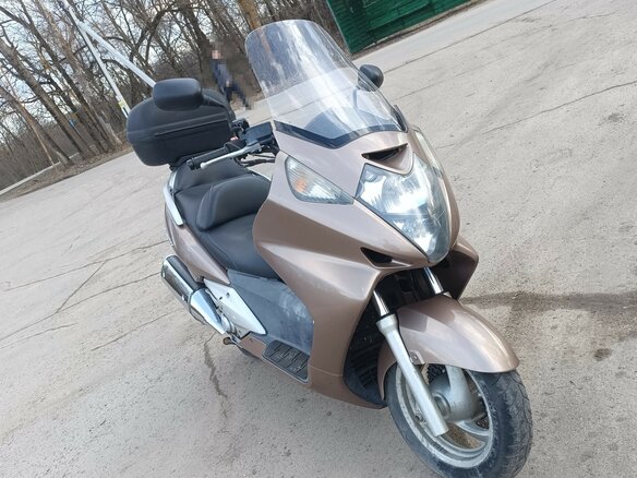2001 Honda Silver Wing 600, серебристый, 300000 рублей