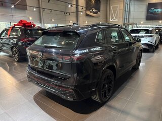 2025 Volkswagen Tiguan L Pro III (China Market), чёрный, 5050000 рублей, вид 5