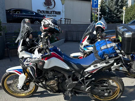 2017 Honda CRF 1000L Africa Twin, синий, 1100000 рублей, вид 3