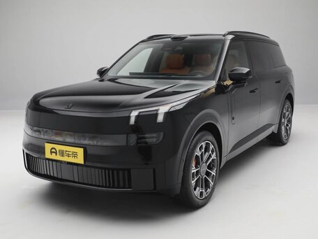 Lynk & Co 900