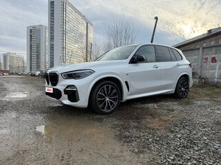 2019 BMW X5 M50d IV (G05/G18), белый, 6500000 рублей, вид 1