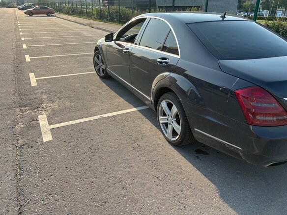 2009 Mercedes-Benz S-Класс 350 V (W221) Рестайлинг, чёрный, 1600000 рублей - вид 4