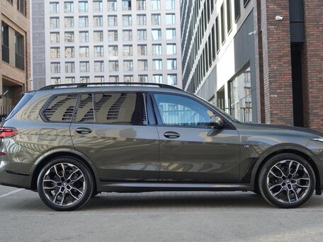 2026 BMW X7 40d I (G07) Рестайлинг, коричневый, 18880000 рублей, вид 4