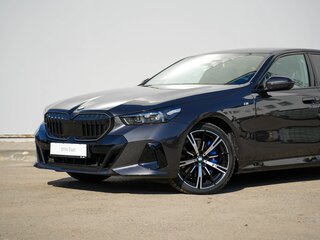 2025 BMW 5 серии 530i xDrive VIII (G60/G61/G68), серый, 9385000 рублей, вид 2