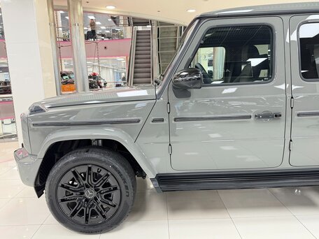 2026 Mercedes-Benz G-Класс 450 d III (W465) Рестайлинг, серый, 25999000 рублей, вид 4