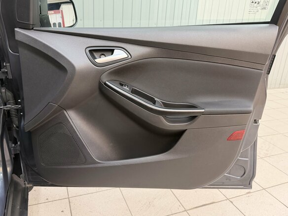 2011 Ford Focus III, серый - вид 13