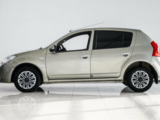 2012 Renault Sandero I, бежевый, 630000 рублей, вид 5
