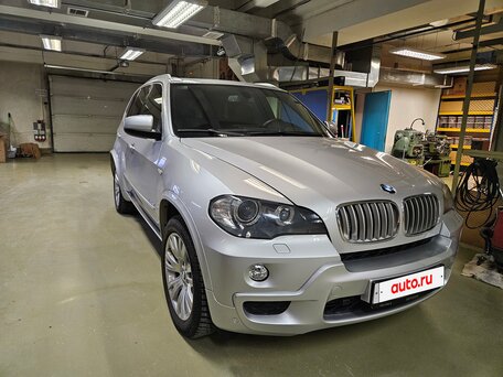 2009 BMW X5 4.8i II (E70), серебристый, 3300000 рублей, вид 3