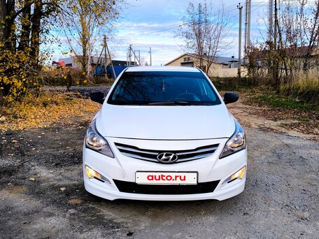 2015 Hyundai Solaris I Рестайлинг, белый, вид 4