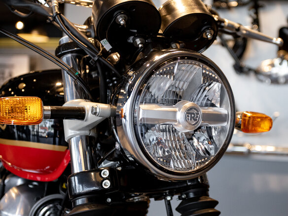 2025 Royal Enfield Interceptor, чёрный, 699000 рублей - вид 5