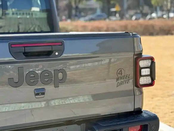2026 Jeep Gladiator II (JT) Рестайлинг, чёрный, 6980000 рублей - вид 12