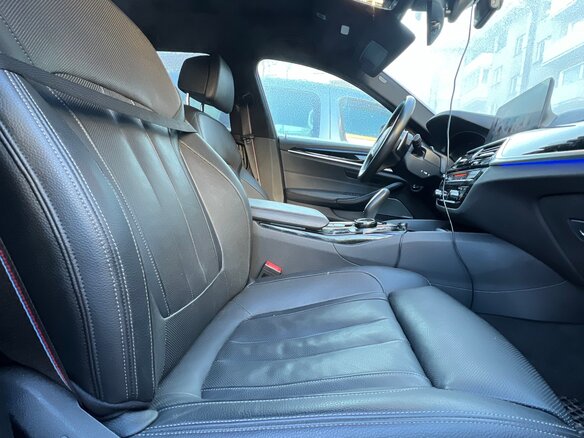 2019 BMW 5 серии M550d xDrive VII (G30/G31/G38), чёрный, 3852876 рублей - вид 31