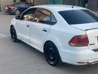 2015 Volkswagen Polo V Рестайлинг, белый, 485000 рублей, вид 4