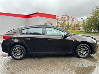 2013 Chevrolet Cruze I Рестайлинг, коричневый, 700000 рублей, вид 4