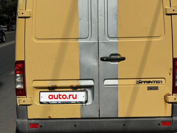 2002 Mercedes-Benz Sprinter, жёлтый, 900000 рублей - вид 2